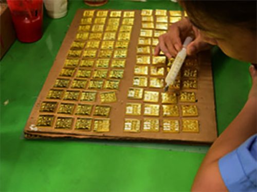 iga05 - glory pin maker